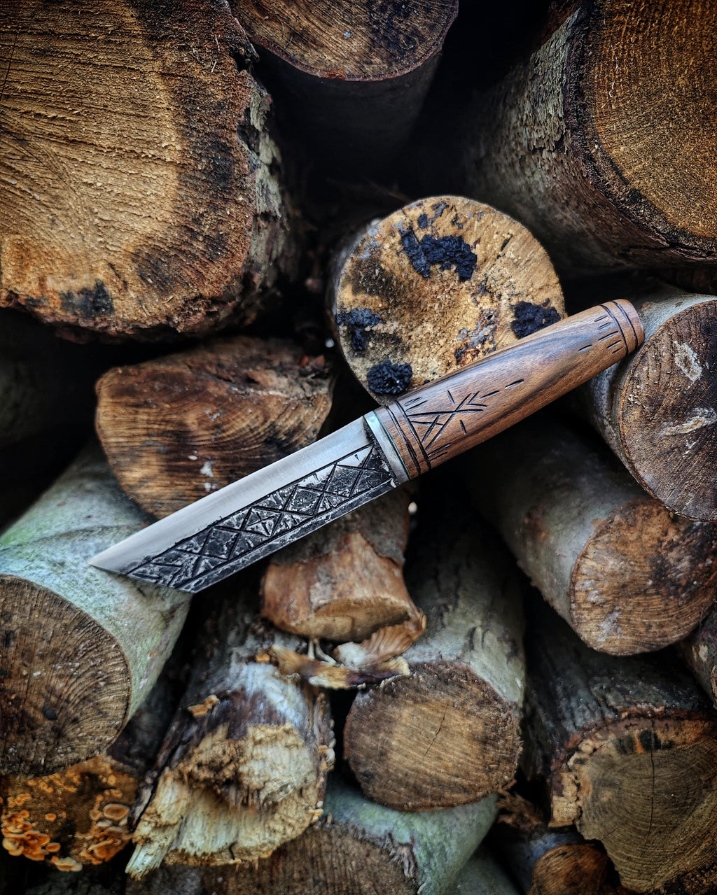 Legendary Viking Spirit Forged in Traditional Craftsmanship: Unique Handmade Knives with Artistic Leather Sheaths