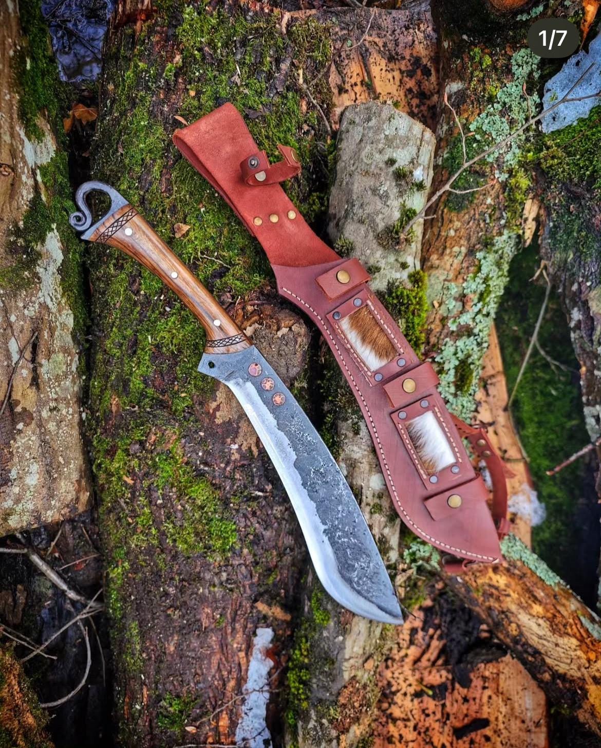 Hand-Forged Jungle Machete – Genuine Leather Sheath, Wearable on Back Belt, Wooden Handle, Durable Stylish Design